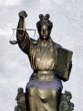 статуя правосудия в Корее